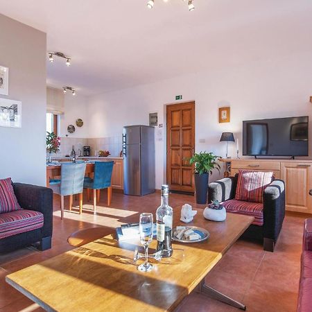Beautiful Home In Bale With Kitchen Exterior foto